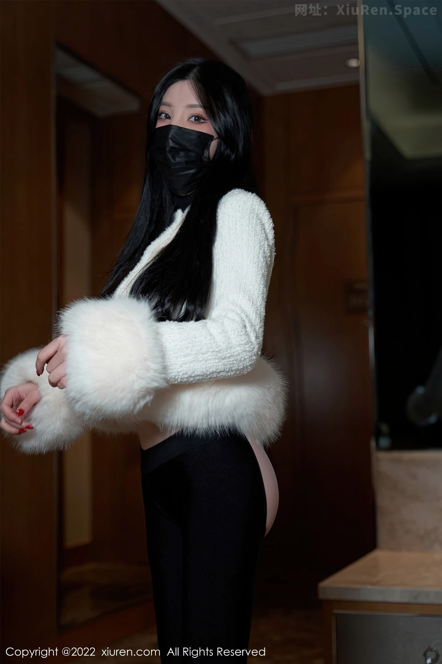 图片[5]-[Xiuren秀人网]2022.12.29 VOL.6060 田冰冰 黑色紧身连衣裙加肉丝美腿性感私房写真集-秀人网官方网站